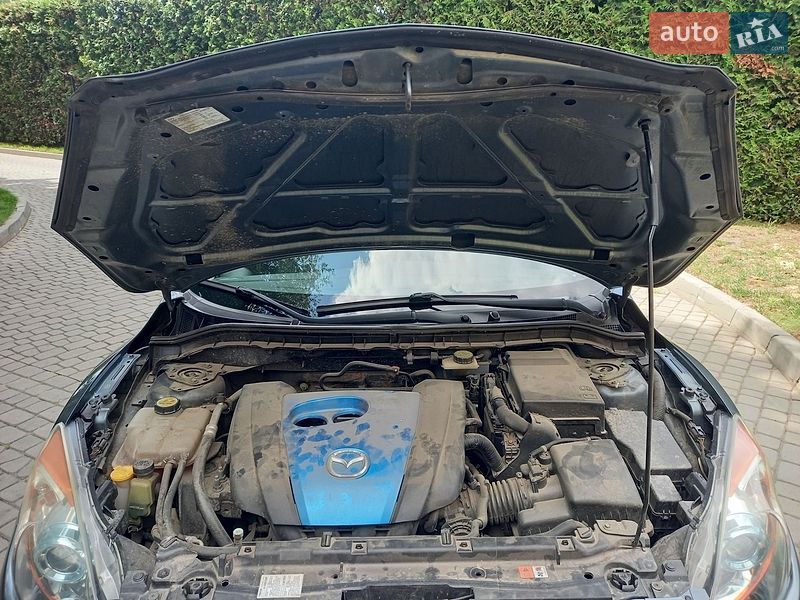 Седан Mazda 3 2012 в Луцьку