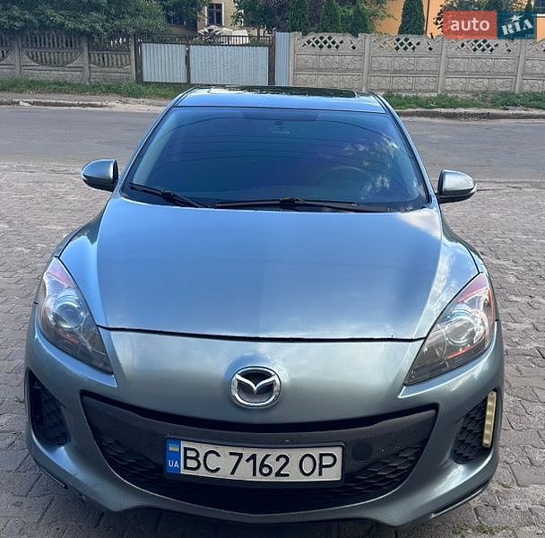 Седан Mazda 3 2012 в Рава-Русской