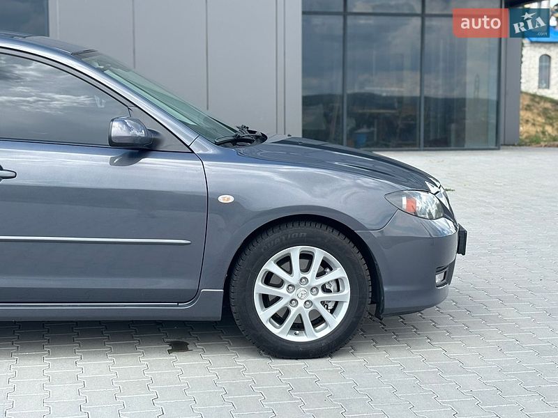 Седан Mazda 3 2008 в Чернівцях