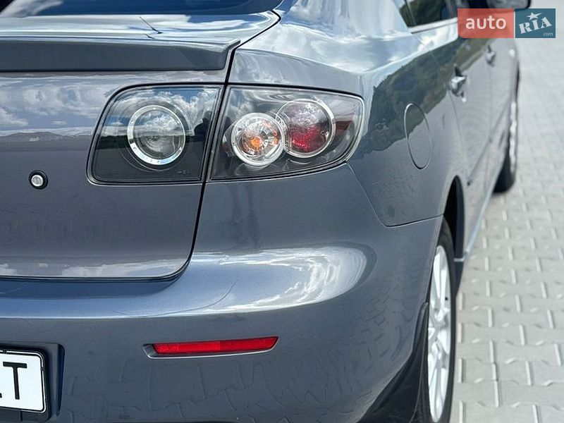 Седан Mazda 3 2008 в Чернівцях