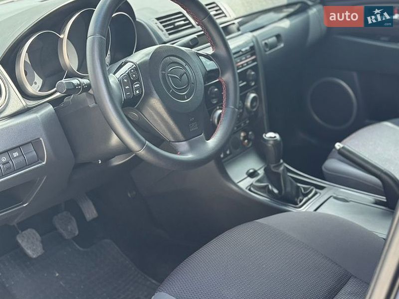 Седан Mazda 3 2008 в Чернівцях