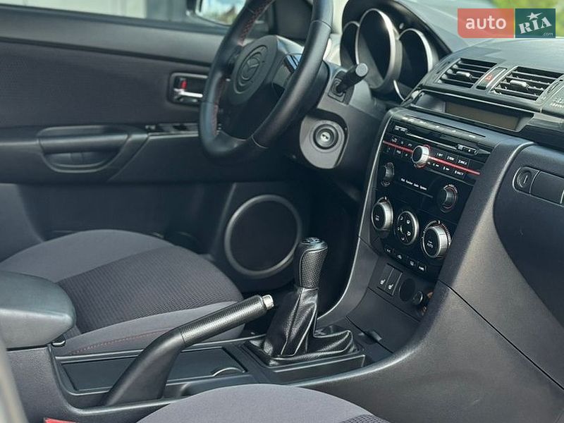 Седан Mazda 3 2008 в Чернівцях