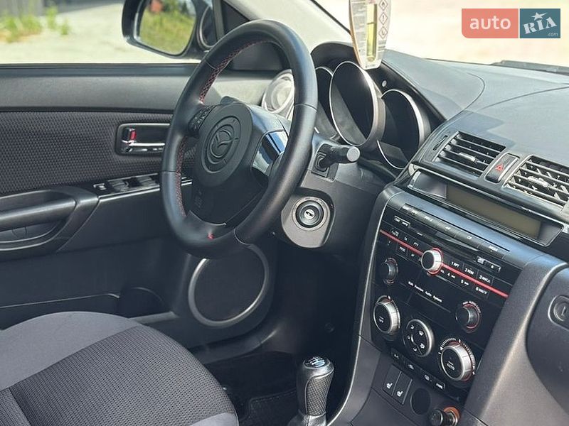 Седан Mazda 3 2008 в Чернівцях