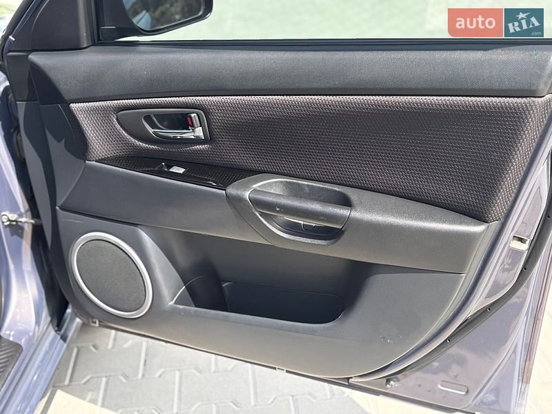 Седан Mazda 3 2008 в Чернівцях