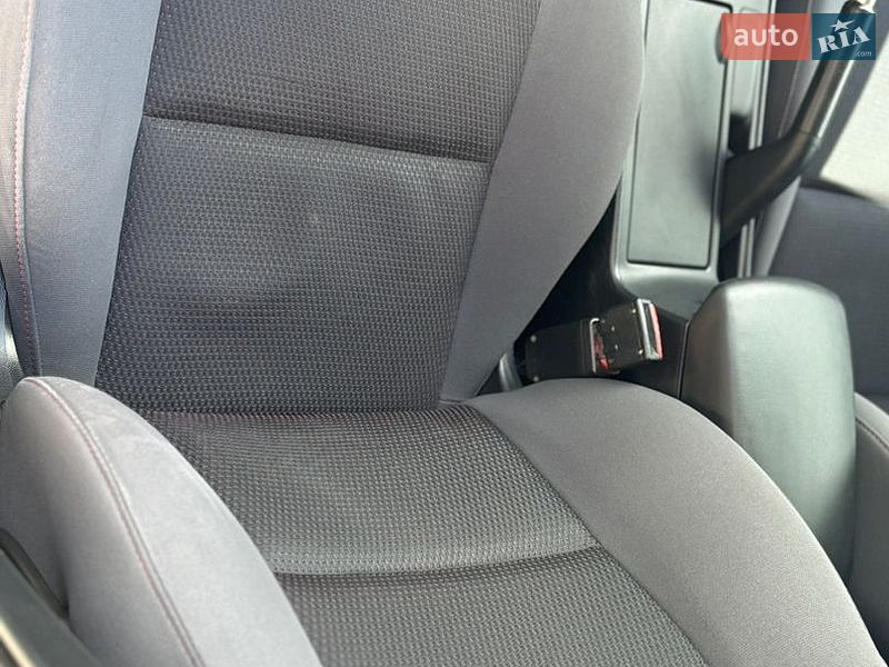Седан Mazda 3 2008 в Чернівцях
