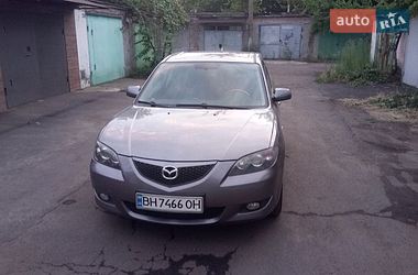 Mazda 3  2004