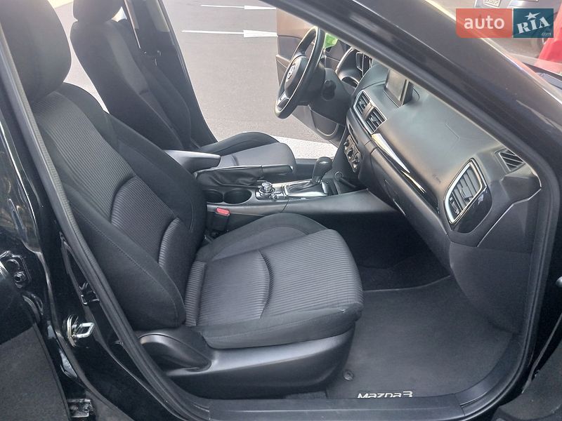Седан Mazda 3 2016 в Черкассах