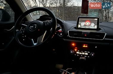 Седан Mazda 3 2015 в Івано-Франківську