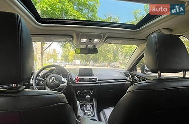 Седан Mazda 3 2015 в Івано-Франківську
