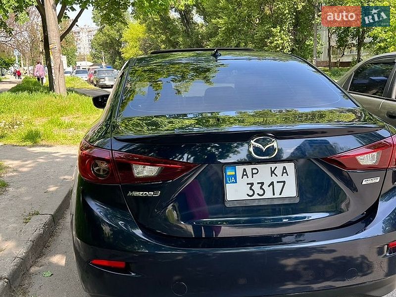 Седан Mazda 3 2015 в Івано-Франківську