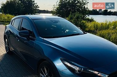Mazda 3  2018