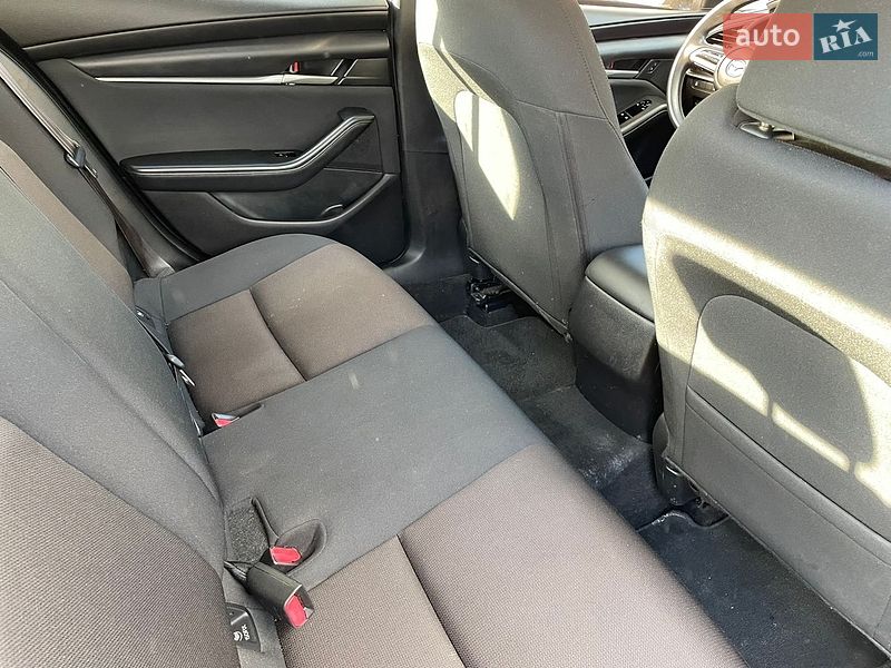 Седан Mazda 3 2021 в Волочиске