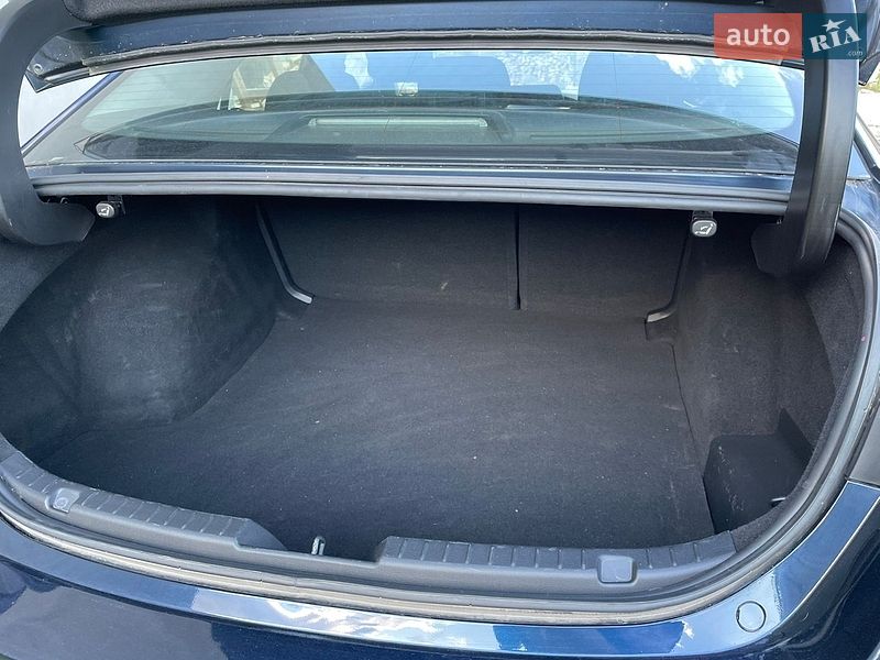 Седан Mazda 3 2021 в Волочиске