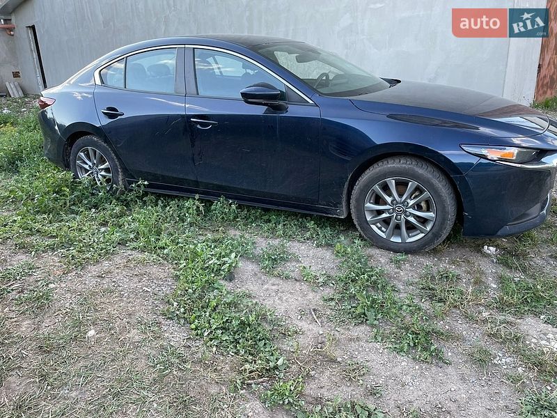 Седан Mazda 3 2021 в Волочиске