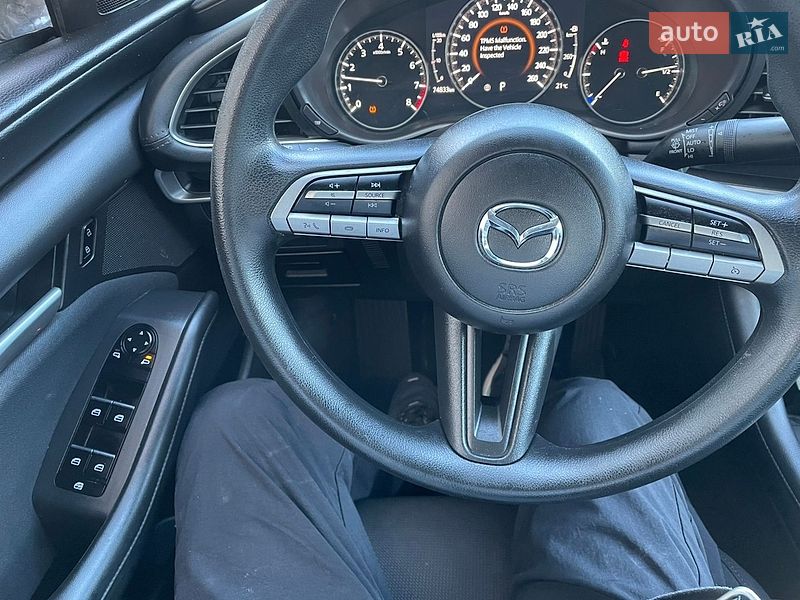 Седан Mazda 3 2021 в Волочиске