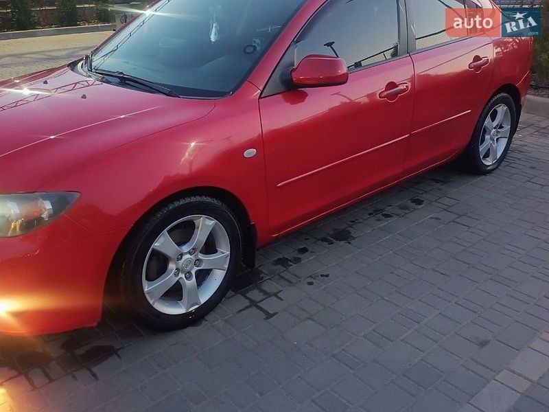 Седан Mazda 3 2005 в Новоукраинке