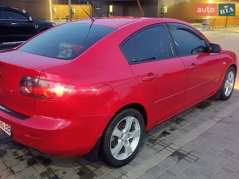 Седан Mazda 3 2005 в Новоукраинке