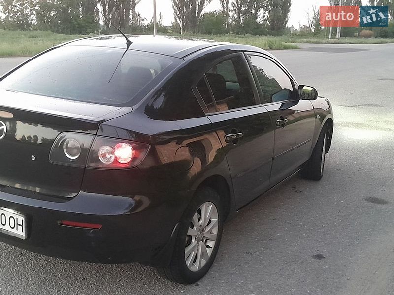 Седан Mazda 3 2008 в Новому Бузі