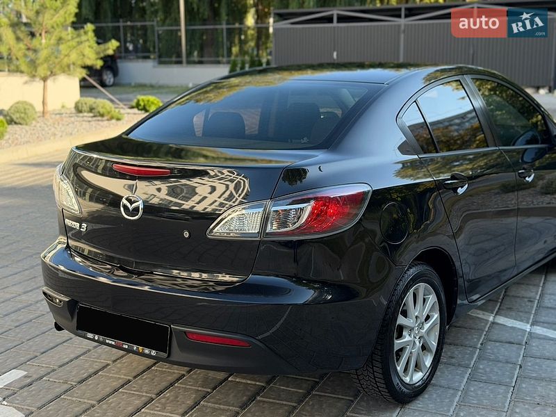 Хэтчбек Mazda 3 2013 в Ровно