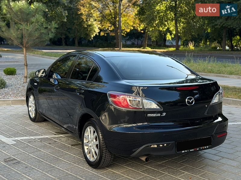 Хэтчбек Mazda 3 2013 в Ровно