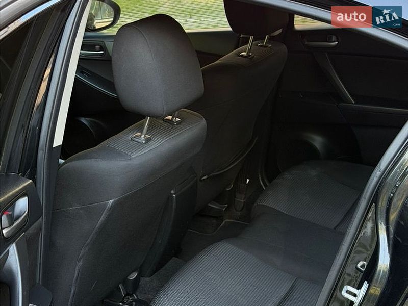 Хэтчбек Mazda 3 2013 в Ровно