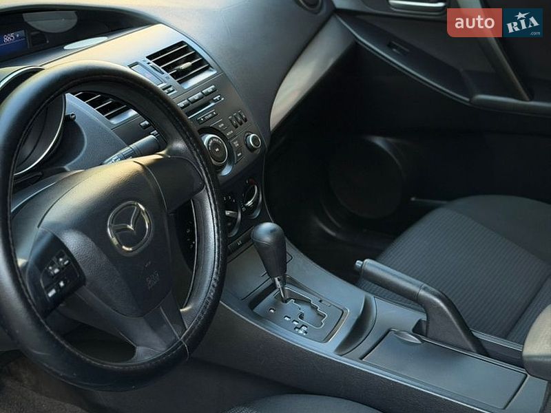 Хэтчбек Mazda 3 2013 в Ровно