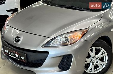 Седан Mazda 3 2013 в Миколаєві