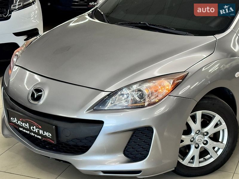 Седан Mazda 3 2013 в Миколаєві