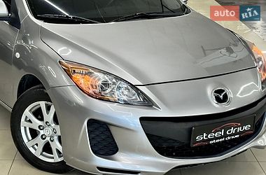Седан Mazda 3 2013 в Миколаєві
