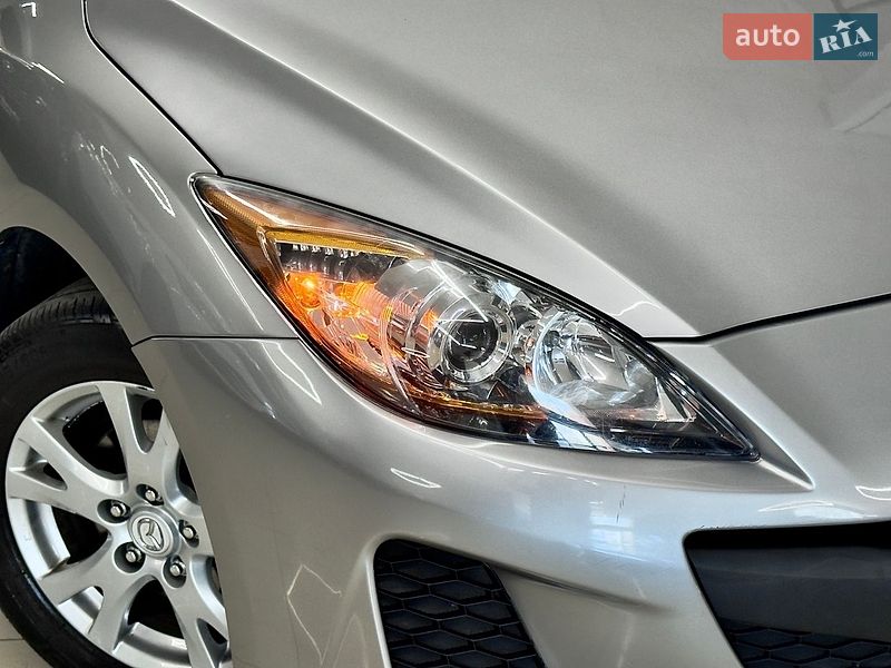 Седан Mazda 3 2013 в Миколаєві