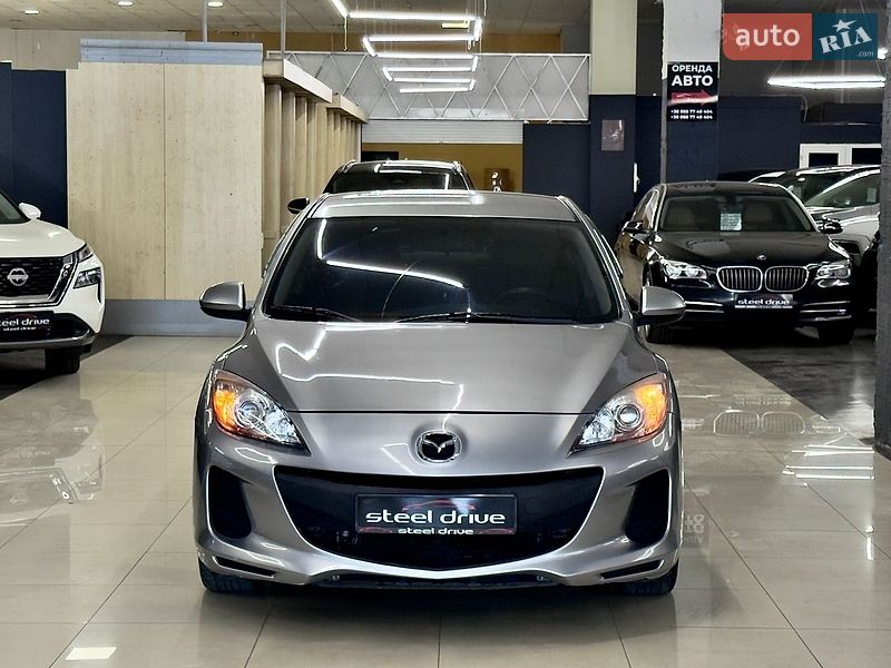 Седан Mazda 3 2013 в Миколаєві