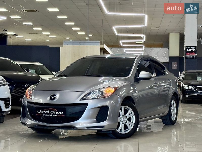 Седан Mazda 3 2013 в Миколаєві