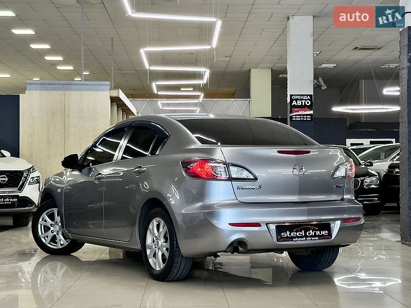 Седан Mazda 3 2013 в Миколаєві