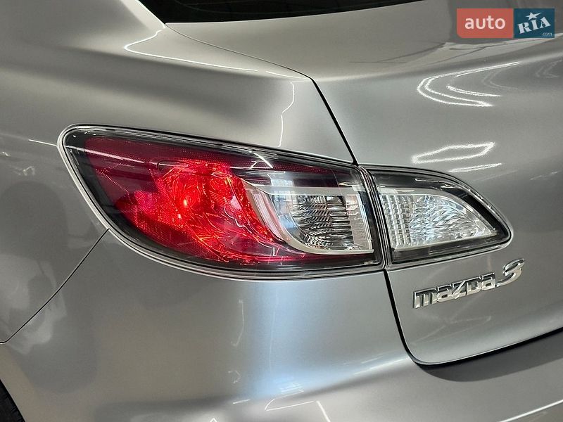 Седан Mazda 3 2013 в Миколаєві