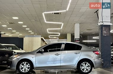 Седан Mazda 3 2013 в Миколаєві