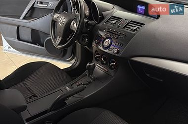 Седан Mazda 3 2013 в Миколаєві