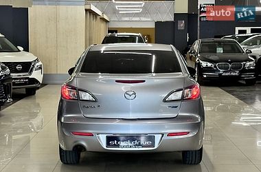 Седан Mazda 3 2013 в Миколаєві