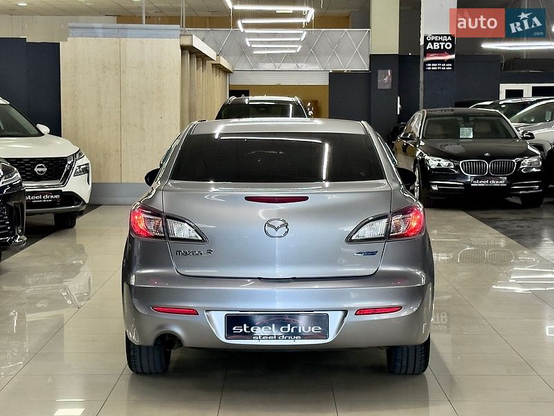 Седан Mazda 3 2013 в Миколаєві