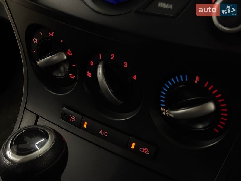 Седан Mazda 3 2013 в Миколаєві