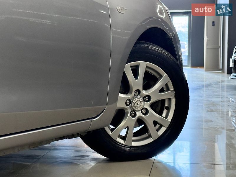 Седан Mazda 3 2013 в Миколаєві