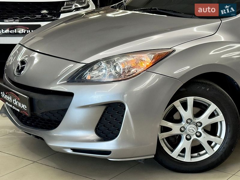 Седан Mazda 3 2013 в Миколаєві