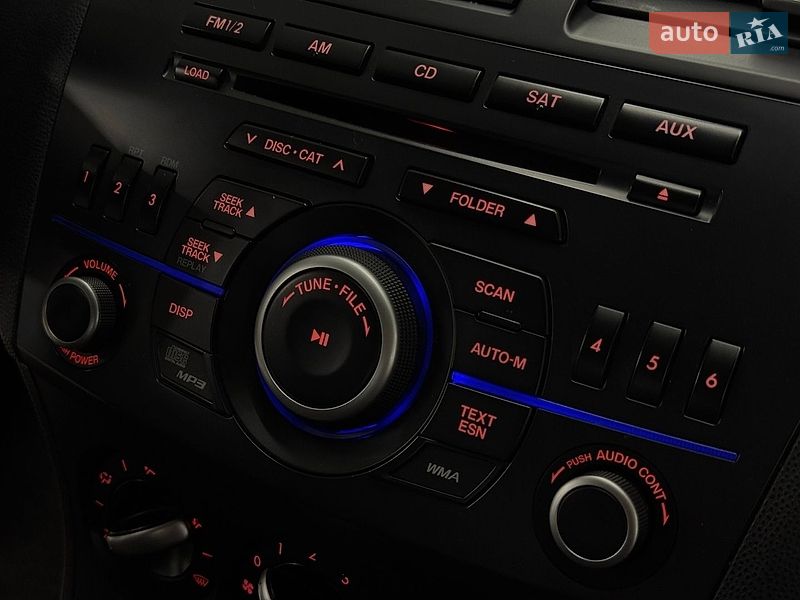 Седан Mazda 3 2013 в Миколаєві