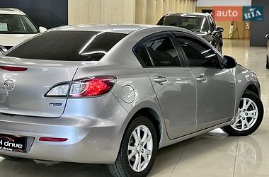 Седан Mazda 3 2013 в Миколаєві