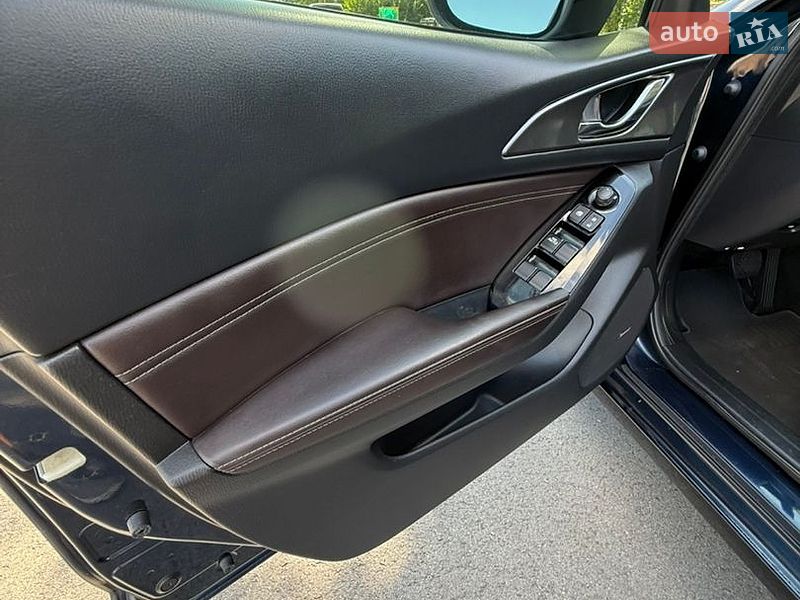 Седан Mazda 3 2018 в Чернігові