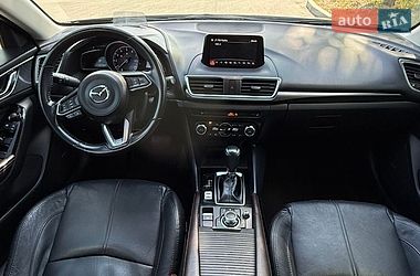 Седан Mazda 3 2018 в Чернігові