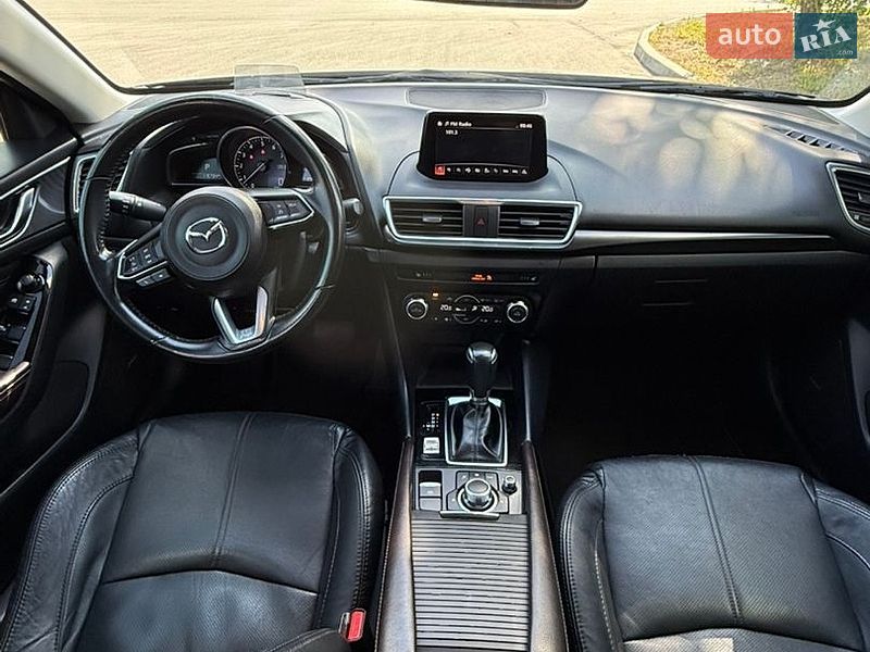 Седан Mazda 3 2018 в Чернігові