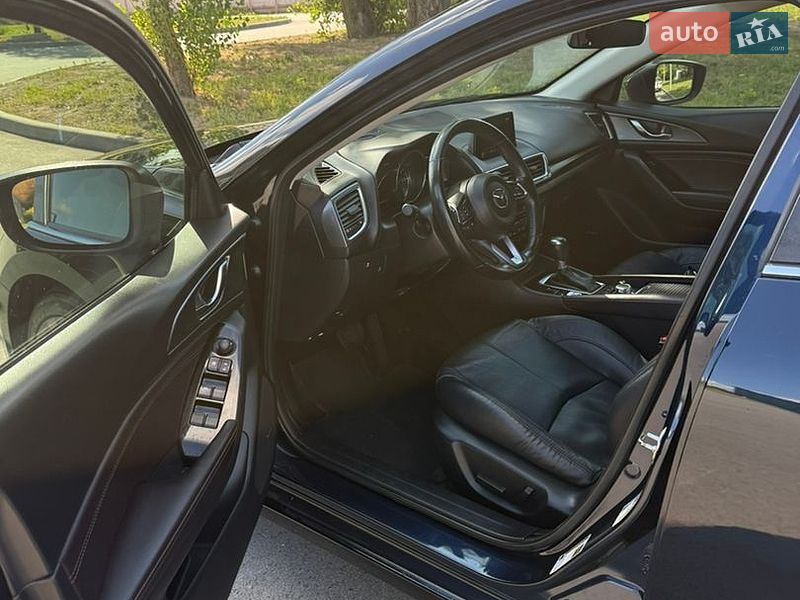 Седан Mazda 3 2018 в Чернігові