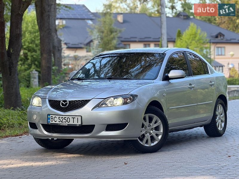 Седан Mazda 3 2005 в Жовкве