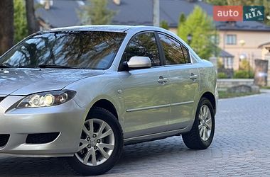 Седан Mazda 3 2005 в Жовкве