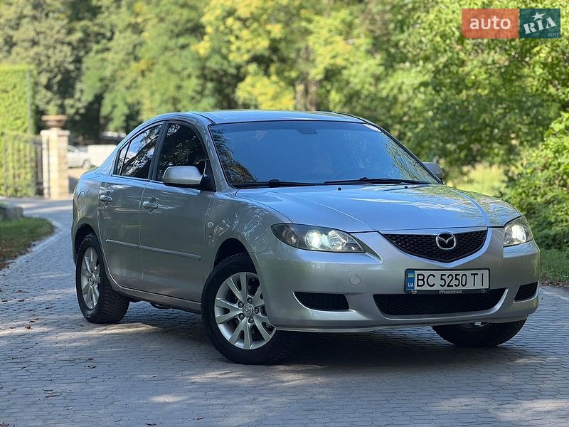 Седан Mazda 3 2005 в Жовкве